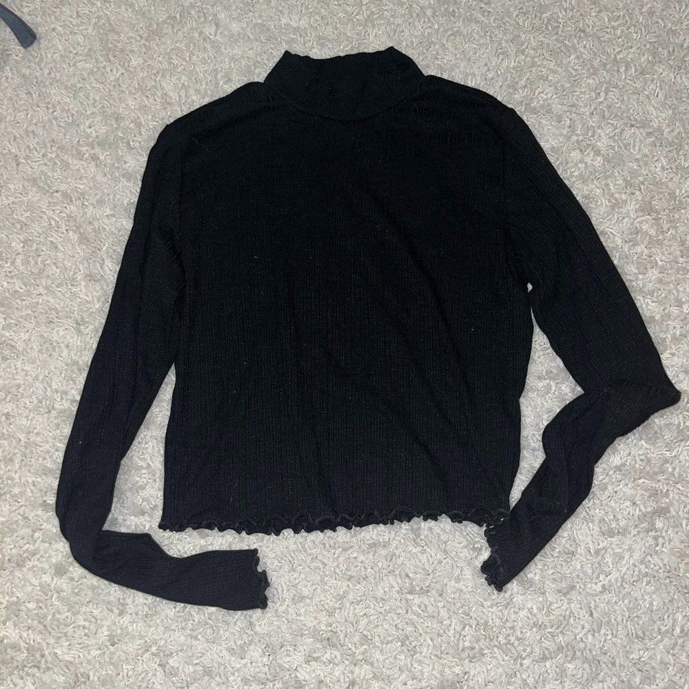 garage mock turtleneck cropped long sleeve L